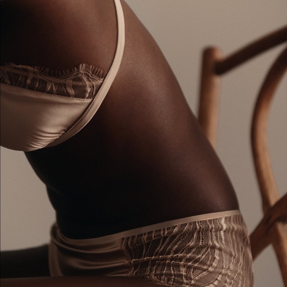 ZARA SATIN LACE BRA 💛 - Picture 3 of 3